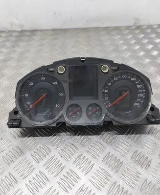 Volkswagen PASSAT B6 Speedometer (instrument cluster) 3145550