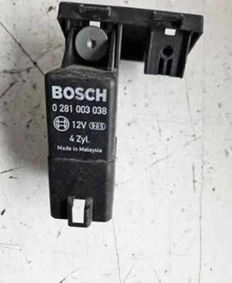 Volkswagen Touran I Glow plug pre-heat relay 0281003038 038907281D