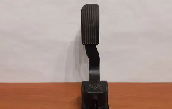 Mercedes-Benz Sprinter W906 Accelerator throttle pedal 6884 A4473000200