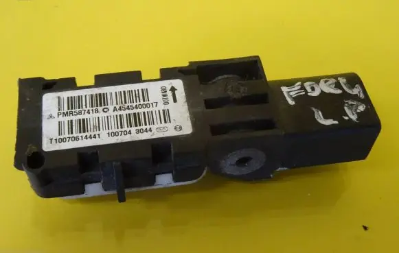 Mitsubishi Colt Airbag deployment crash/impact sensor PMR587418