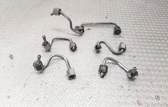 Skoda Octavia Mk2 (1Z) Fuel injector supply line/pipe 