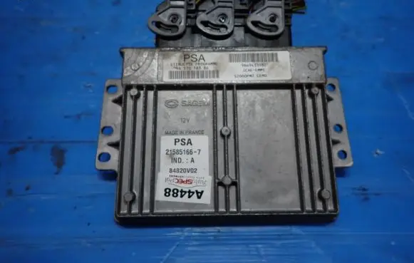Peugeot 1007 Engine control unit/module 9657018380 9649433980