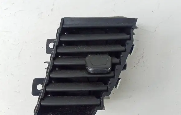 Opel Grandland X Dash center air vent grill 0022709001V1871