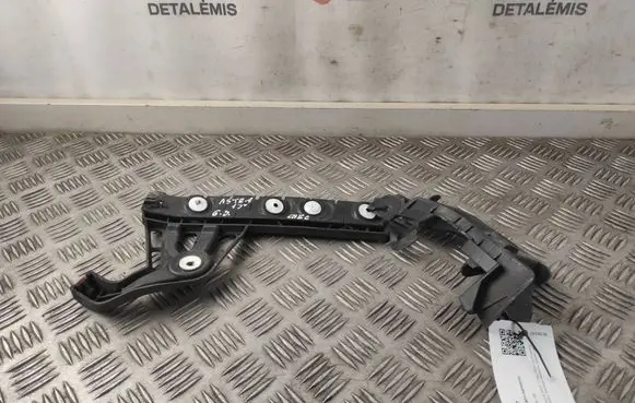 Opel Astra J Rear bumper mounting bracket 13368089