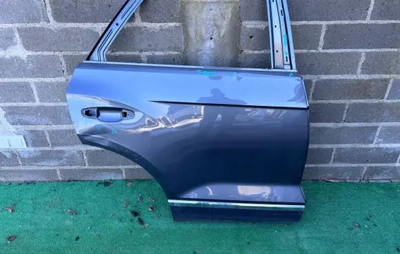 Volkswagen T-Roc Rear door 