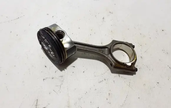 Volvo XC60 Piston with connecting rod 30750274