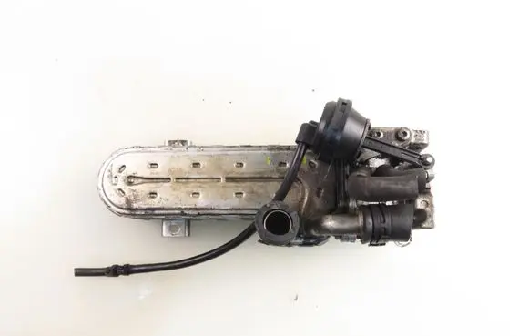 Volkswagen Touran I EGR valve cooler 03G131513J 03G131063F