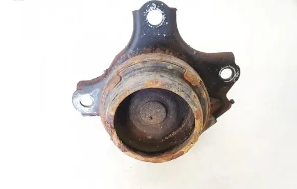 Honda Civic Engine mount bracket