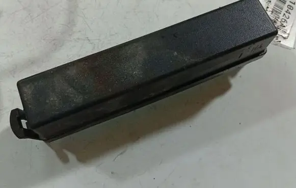 Opel Signum Fuse box cover 