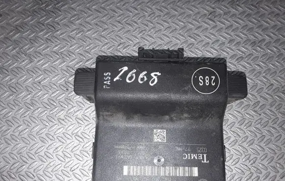 Seat Toledo III (5P) Door central lock control unit/module 1K0907530F 1K0907951