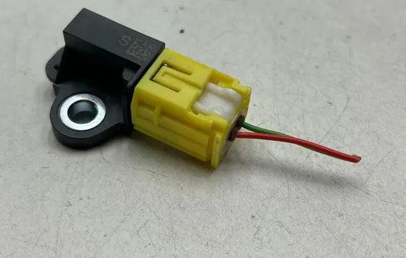 Nissan Qashqai Airbag deployment crash/impact sensor NA3RA16310B987 03102016 988303RA0A