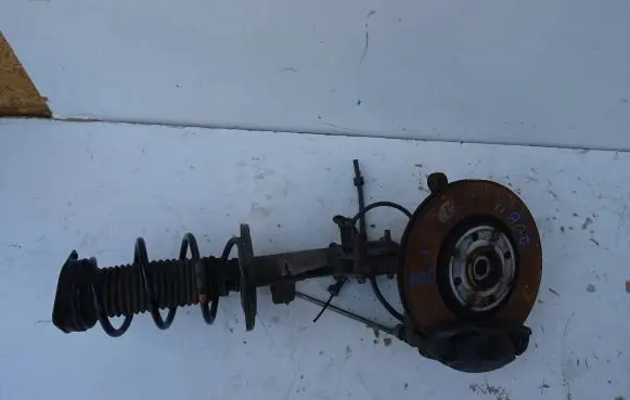 Peugeot 208 Front wheel hub spindle knuckle 98311683800 05321 ST32000759
