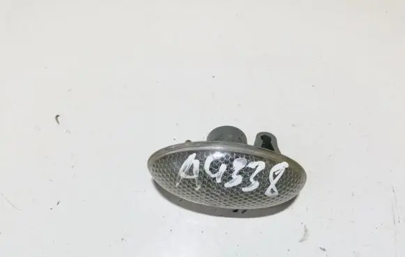 Peugeot 607 Front fender indicator light