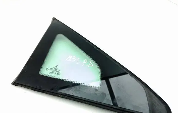Mercedes-Benz Vito Viano W639 Front door vent window glass four-door 43R000262 E3R000262
