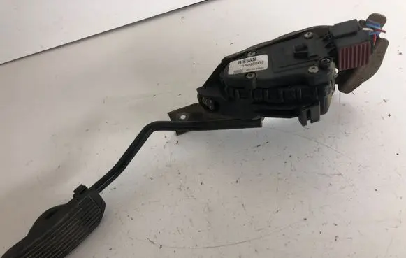 Nissan Almera N16 Accelerator throttle pedal 18002BU410