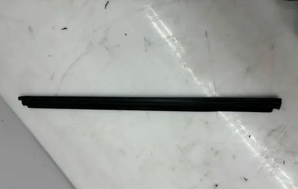 Mercedes-Benz Vito Viano W447 Front door rubber seal 