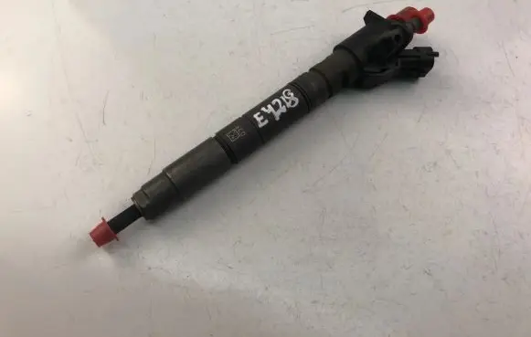Volvo V60 Fuel injector 31303238