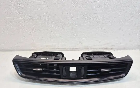 Nissan Rogue Dash center air vent grill 687505HA0A