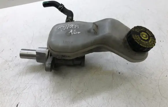 Toyota Avensis T270 Clutch master cylinder