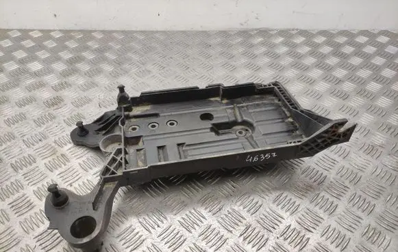 Volkswagen Golf VII Battery tray 5Q0915321J 5Q0915331K