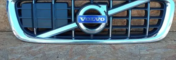 Volvo S70 V70 V70 XC Front bumper upper radiator grill 31283896