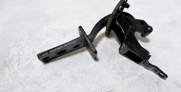 Volvo V70 Tailgate/trunk/boot hinge 31218425