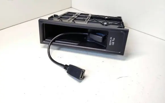 Volkswagen PASSAT B7 Head unit multimedia control 5N0035342E 1000003007