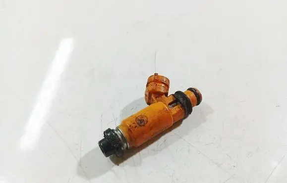 Subaru Forester SF Fuel injector 