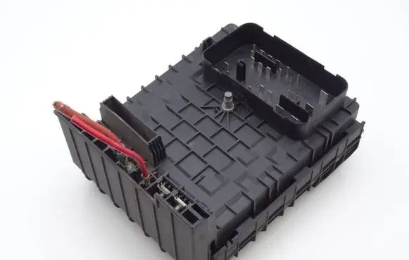 Volkswagen Golf Plus Fuse module 1K0937125A