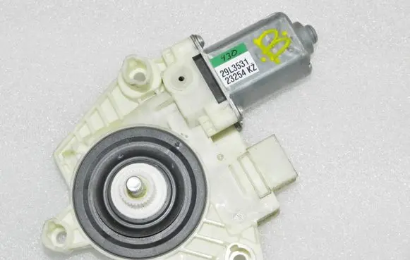 Mercedes-Benz C AMG W205 Front door window regulator motor A2059060113