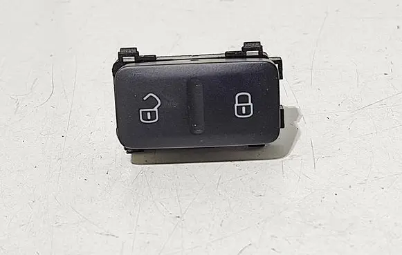 Volkswagen Jetta VI Central locking switch button 5C6962125B