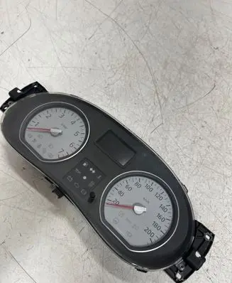 Dacia Logan I Speedometer (instrument cluster) 21677499