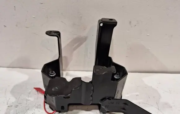Opel Mokka B Other engine bay part 9826651580