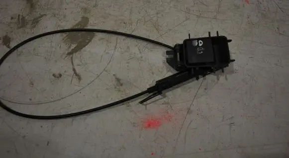 Peugeot 3008 I Rear seat cable / handle 