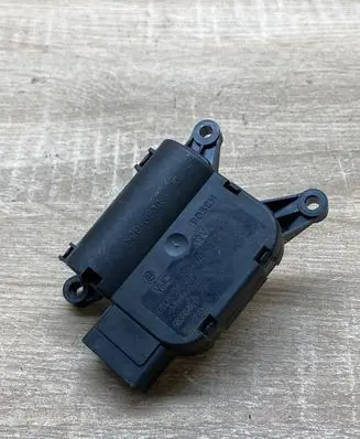 Volkswagen Golf V Air flap motor/actuator 1K19075110 0132801340