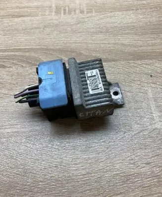 Renault Clio IV Glow plug pre-heat relay 110678071R