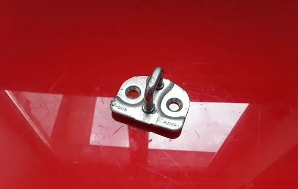 Suzuki SX4 Rear door lock loop/hook striker 6H07