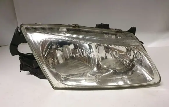 Nissan Almera Headlight/headlamp 26010BN011
