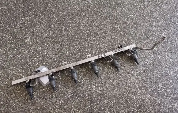 BMW 5 E39 Fuel injectors set 1427240