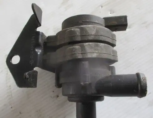 Volkswagen Touareg I Electric auxiliary coolant/water pump 7L6121079L