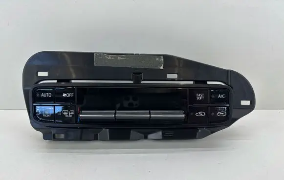 Toyota Auris E180 Climate control unit 5546802030