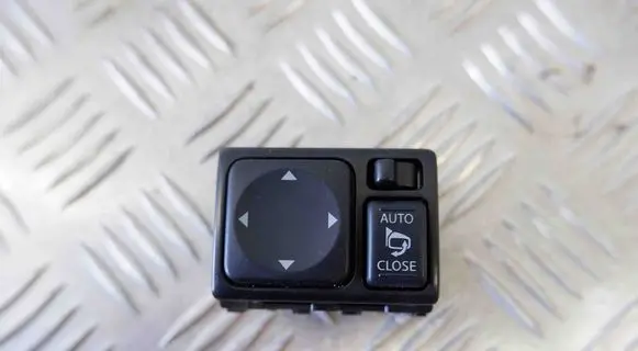 Nissan Juke I F15 Wing mirror switch