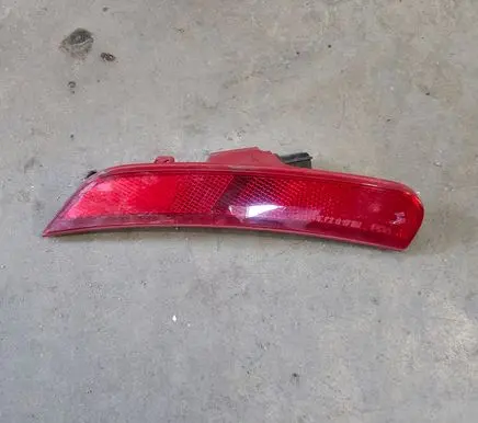 Chrysler Pacifica Rear tail light reflector 68229425AA
