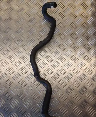 Coolant pipe/hose
