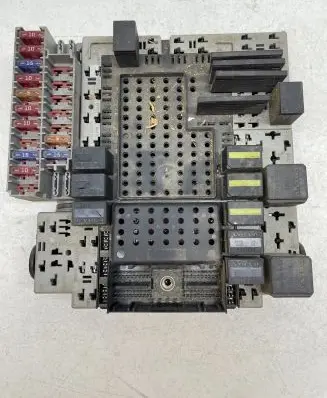 Volvo V70 Fuse box set 8688153 8645729 02W021
