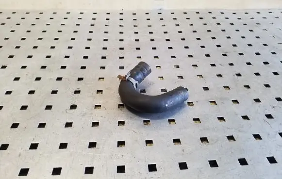 Volvo XC70 Engine coolant pipe/hose 31368030