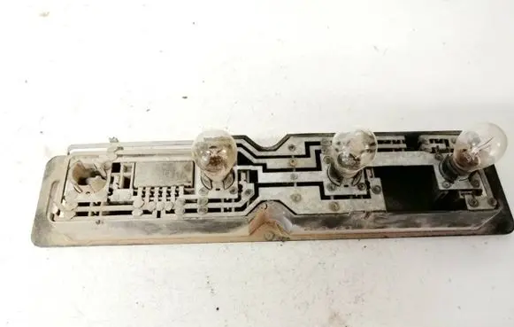 Mercedes-Benz Sprinter W901 W902 W903 W904 Tail light bulb cover holder