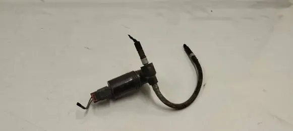 Land Rover Discovery Sport Windscreen/windshield washer pump 1050007001