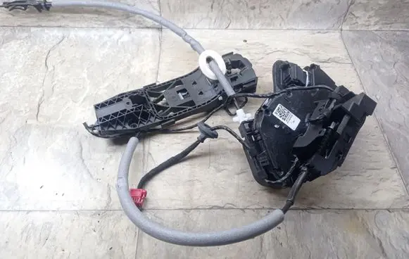 Volkswagen Arteon Rear door lock 5NA839015B