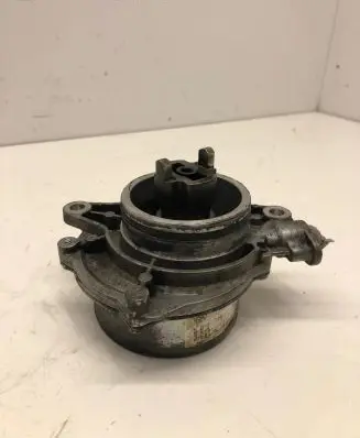BMW 5 E60 E61 Vacuum pump